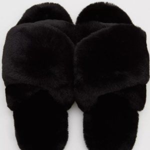 NWT - AERIE FUR SLIDES - SZ 7